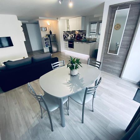 Toul Appartement Entier Avec Parking Prive Au Calme Cosy A Etage Avec Balcon Bagian luar foto