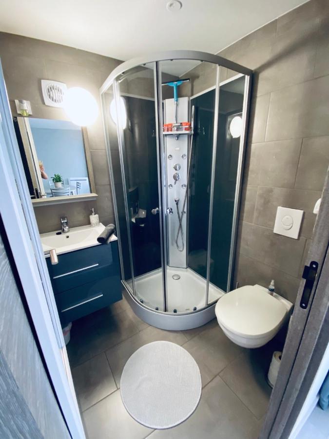 Toul Appartement Entier Avec Parking Prive Au Calme Cosy A Etage Avec Balcon Bagian luar foto