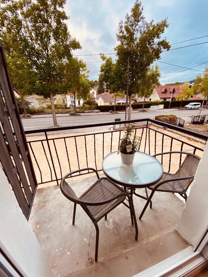 Toul Appartement Entier Avec Parking Prive Au Calme Cosy A Etage Avec Balcon Bagian luar foto