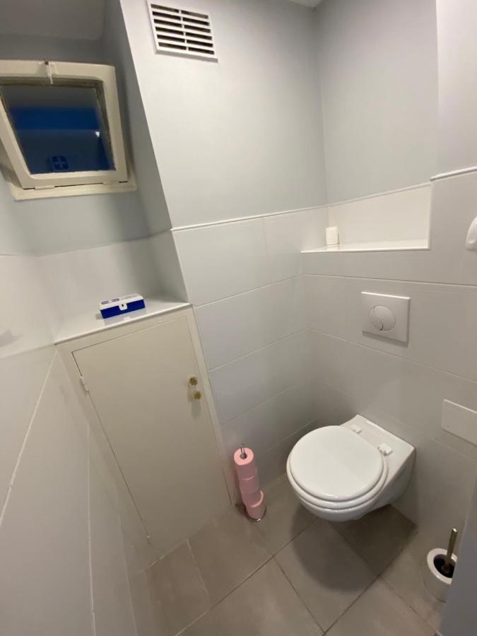 Toul Appartement Entier Avec Parking Prive Au Calme Cosy A Etage Avec Balcon Bagian luar foto