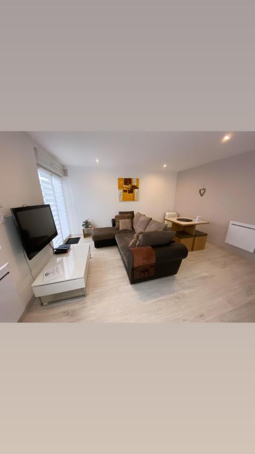 Toul Appartement Entier Avec Parking Prive Au Calme Cosy A Etage Avec Balcon Bagian luar foto