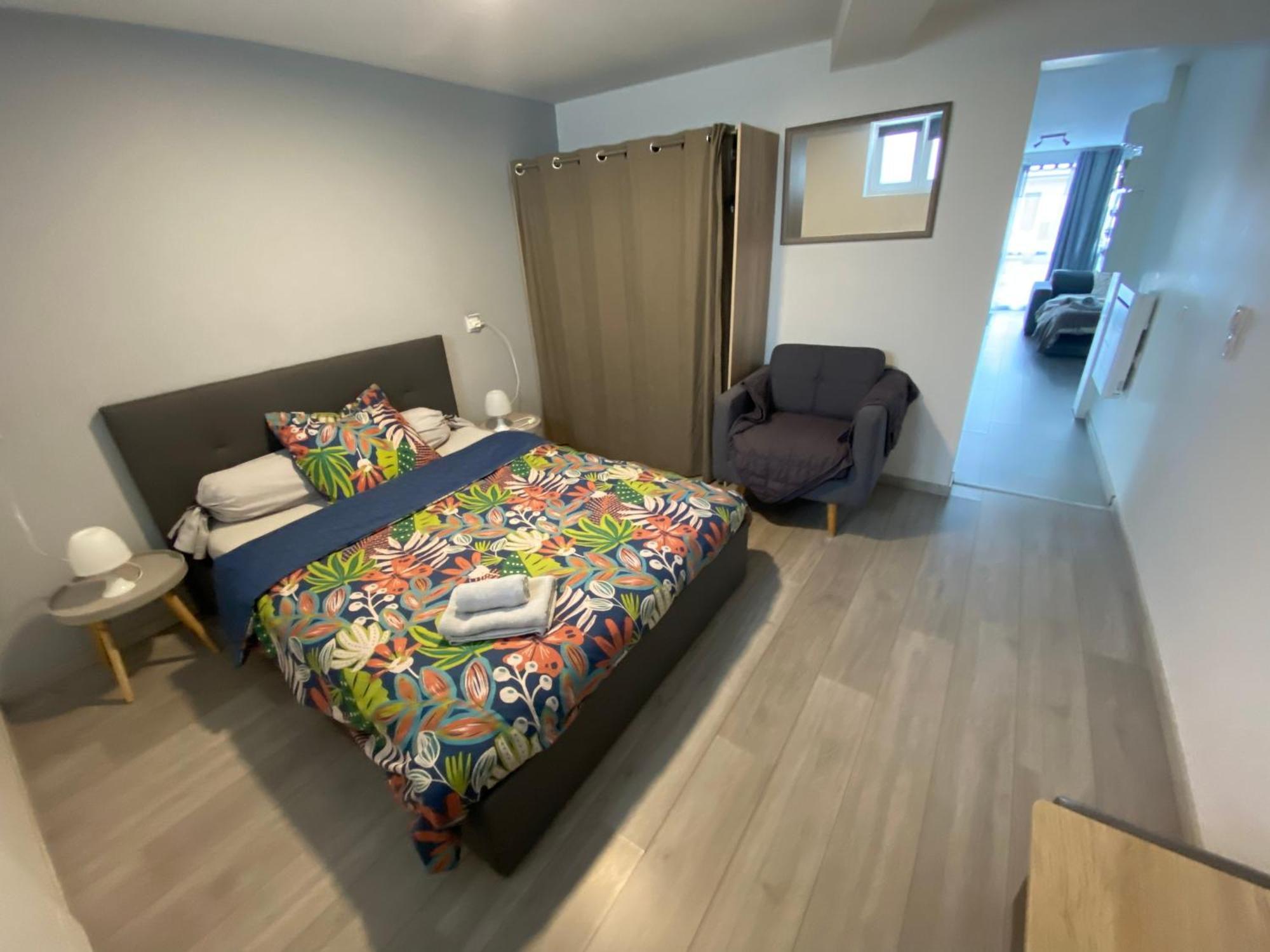 Toul Appartement Entier Avec Parking Prive Au Calme Cosy A Etage Avec Balcon Bagian luar foto