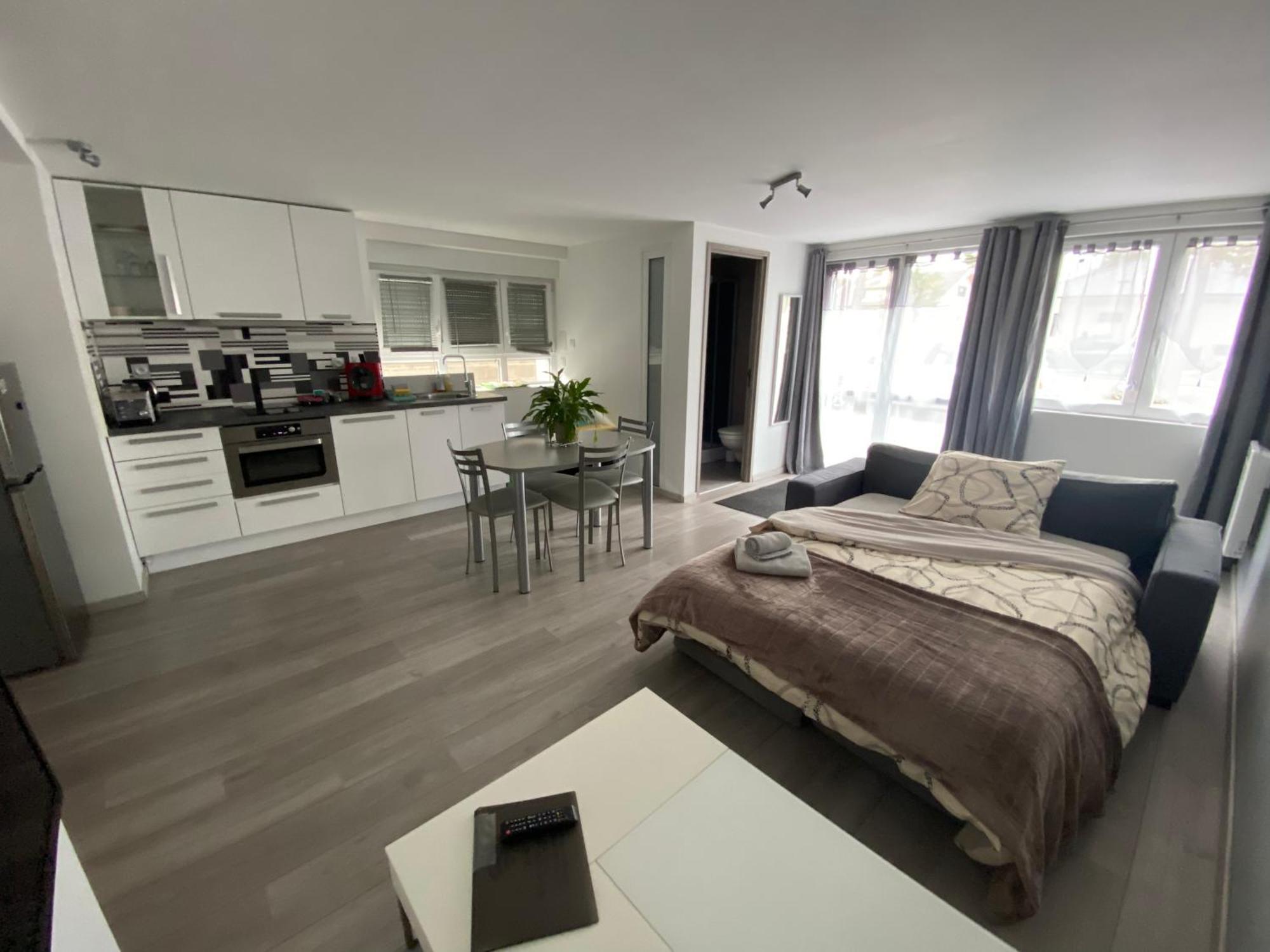 Toul Appartement Entier Avec Parking Prive Au Calme Cosy A Etage Avec Balcon Bagian luar foto