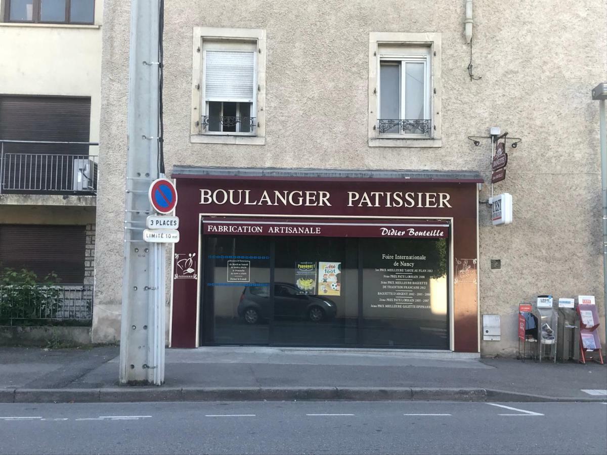 Toul Appartement Entier Avec Parking Prive Au Calme Cosy A Etage Avec Balcon Bagian luar foto